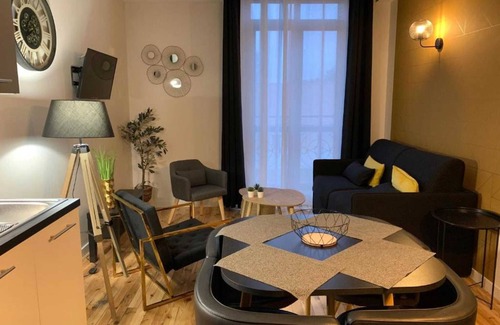 Chatel-Guyon Apartment | Apartment 4 persons air-conditioned 1 bedroom + sofa bed Puy de Jumes A03