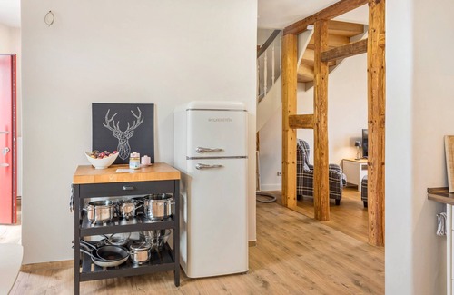 Groß Pankow Apartment | Apartment '4 Putlitz' with private terrace, shared garden and Wi-Fi