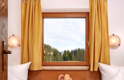 Riezlern Apartment | Apartment 4 with 2 bedrooms and 2 balconies - Gästehaus Strasser