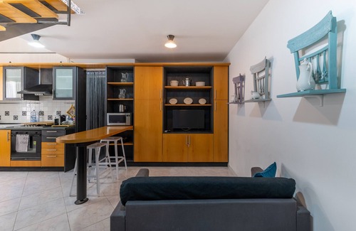 Ragusa Apartment | Apartment '4Bro' with Balcony, Wi-Fi and Air Conditioning