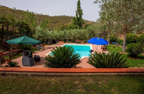 Santa Caterina Dello Ionio Marina Villa | Apartment 6 places with shared pool, surrounded by greenery 1 km from the sea!