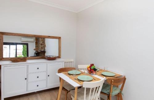 L'Escala Apartment | Apartment Adelfa 7 by Interhome