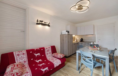 Pont-Saint-Martin Apartment | Apartment 'Agriturismo La Grange - Family' with Mountain View, Wi-Fi and Air Conditioning
