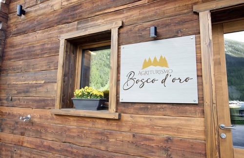 Livigno Apartment | Apartment 'Agriturismo Bosco D'oro 3' with Mountain View, Shared Garden and Wi-Fi