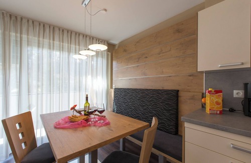 Riva di Tures Apartment | Apartment "Alpenblick Nr 6" with Shared Garden & Wi-Fi
