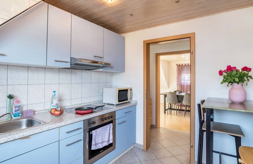 Sindelfingen Apartment | Apartment 'Am Hirnach' with Shared Terrace, Shared Garden and Wi-Fi