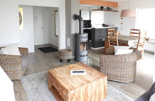 Peenemuende Apartment | Apartment Am Seglerhafen EG - Peenemünde, TOP vacation home at the Seglerhafen