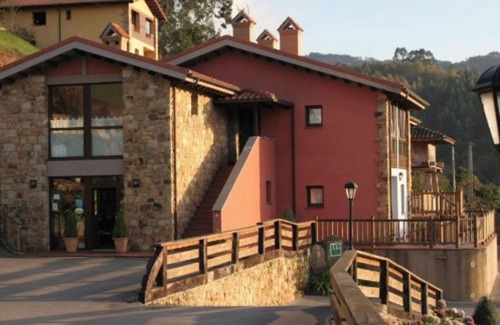 Carabano Apartment | Apartment 'Apartamento 3' with Shared Terrace, Shared Garden and Wi-Fi