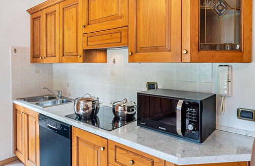 Rocca Pietore Apartment | Apartment 'Appartamento Bilocale 3' with Mountain View, Shared Garden and Wi-Fi