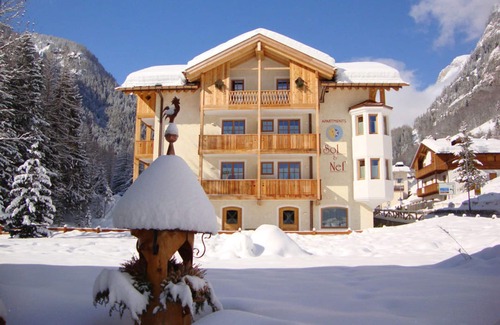 Rocca Pietore Apartment | Apartment 'Appartamento Bilo 4 - Ombretta' with Mountain View, Shared Garden and Wi-Fi