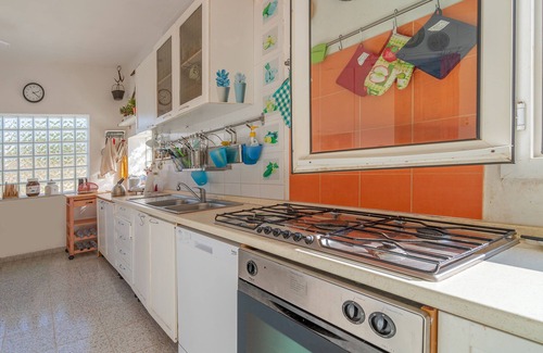 Granelli Apartment | Apartment "Appartavilla Su Spiaggia" with Sea View, Private Terrace & Wi-Fi