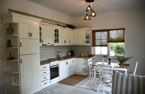 Chalcis Apartment | Apartment beach house