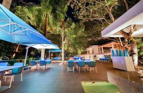 Maribago Apartment | Apartment Beachfront Cebu Luxury Balcony Breakfast Included