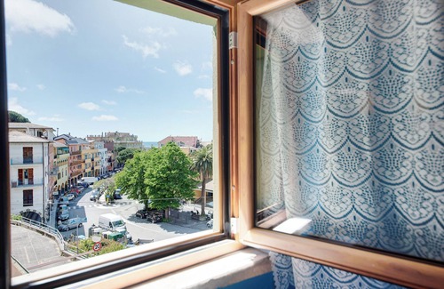 Moneglia Apartment | Apartment "Bilocale Moneglia 38" with Shared Pool & Wi-Fi