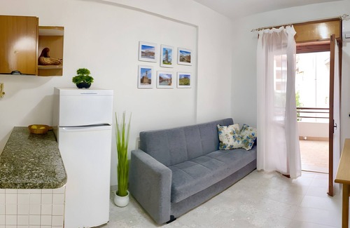 Scalea Apartment | Apartment 'Blaue Rose' with Mountain View and Balcony