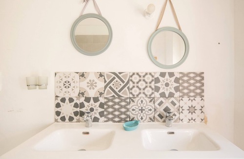 Le Teil Bed & Breakfast | Apartment 'Bleue' with Shared Terrace, Shared Garden and Wi-Fi