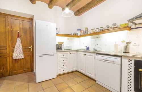 Palouet Apartment | Apartment 'Cal Comorera' with Private Pool, Wi-Fi and Air Conditioning