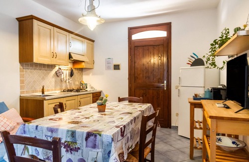 Principina a Mare Apartment | Apartment 'Calasole' with Shared Pool, Wi-Fi and Air Conditioning
