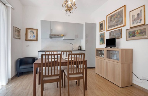 Casarza Ligure Apartment | Apartment 'Casa Degli Artisti 1' with Balcony, Wi-Fi and Air Conditioning