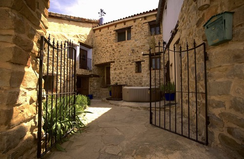 La Cuevarruz Apartment | Apartment "Casa de los Sueños - Ratoli" with Shared Terrace & Wi-Fi