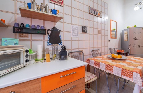 Ortigia Apartment | Apartment "Casa di Alice" with Sea View, Balconies & Wi-Fi