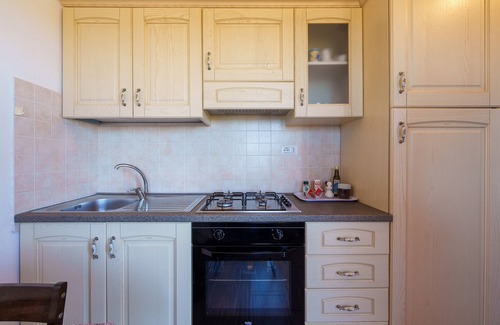 Aglientu Apartment | Apartment 'Casa Lentischio Piscina Evista Mare' with Sea View, Shared Pool and Wi-Fi