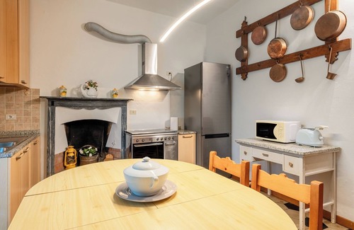 Nozanno Apartment | Apartment 'Cavaliere' with Private Pool, Private Terrace and Wi-Fi