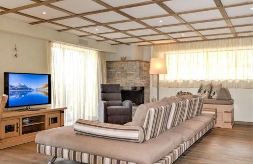 Sankt Moritz-Bad Apartment | Apartment Chesa Piz Mezdi - St- Moritz by Interhome