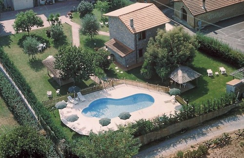 Campochiesa Apartment | Apartment 'Ciclamino' with Shared Pool, Shared Garden and Wi-Fi