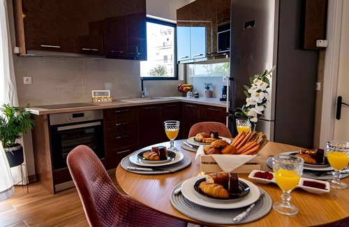 Preveza Apartment | Apartment 'Cinderella's Nest' with Sea View, Wi-Fi and Air Conditioning