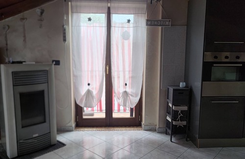 Sommariva Perno Apartment | Apartment complete with fully equipped kitchen, refrigerator, dishwasher, tv, wifi, airco.