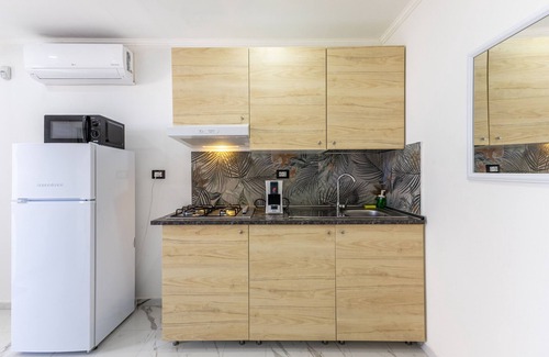 Granelli Apartment | Apartment 'Corallo In Oasi Del Mare' with Sea View and Wi-Fi