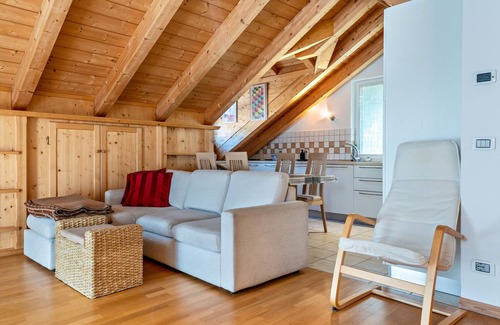 Pera Apartment | Apartment 'Davide ' with Mountain View, Private Garden and Wi-Fi