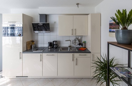 Stuhlinger Old Town Apartment | Apartment 'Topas' with Wi-Fi