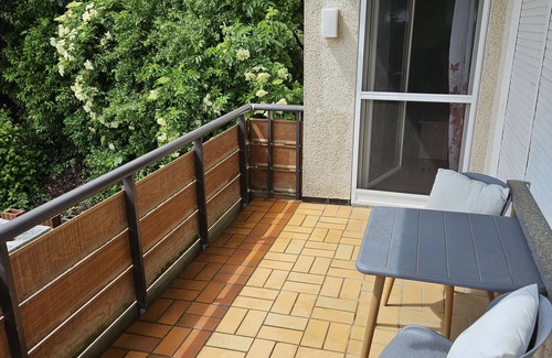 Bretzfeld Apartment | Apartment 'Die Wohnung Stein' with Private Garden, Balcony and Wi-Fi