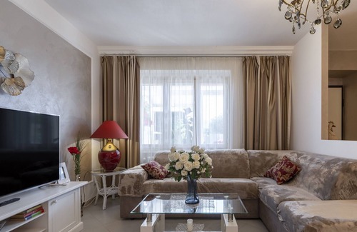 Pozzo Faceto Apartment | Apartment "Dimora di Luce" with Sea View, Garden & Wi-Fi