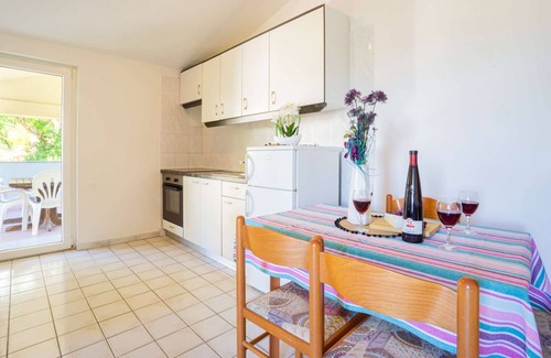 Zubovici Apartment | Apartment directly at the beach with sea view, free WiFi
