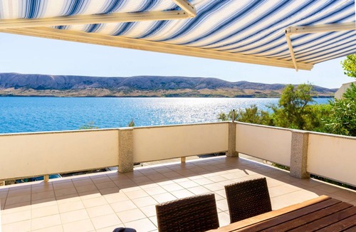 Zubovici Apartment | Apartment directly at the beach with sea view, free WiFi