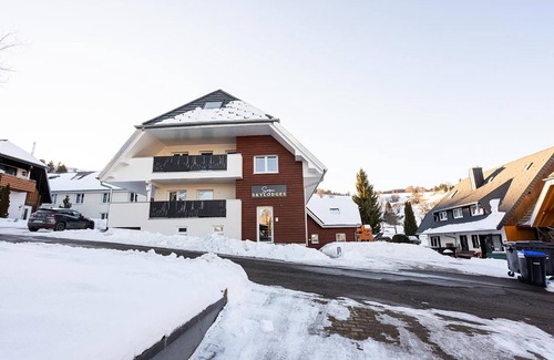 Hofsgrund Apartment | Apartment 'Donjeta's Vogelsang' with Mountain View, Shared Garden and Wi-Fi