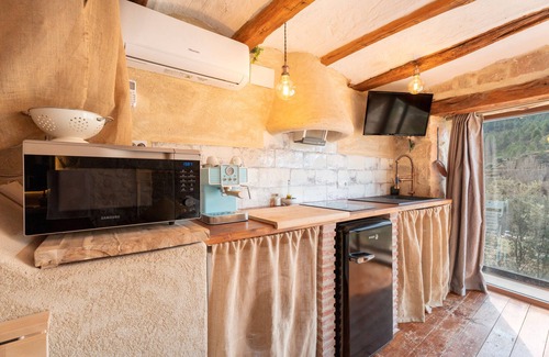 Olba House | Apartment 'Duende' with Mountain View, Balcony and Air Conditioning