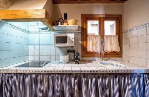 Conesa Apartment | Apartment 'El Clos 1' with Mountain Views, Private Terrace and Wi-Fi