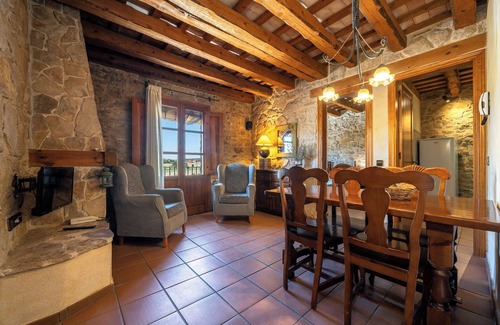 Conesa Apartment | Apartment 'El Clos 1' with Mountain Views, Private Terrace and Wi-Fi