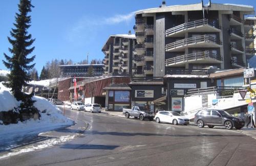 Anzere Apartment | Apartment Emeraudes by Interhome