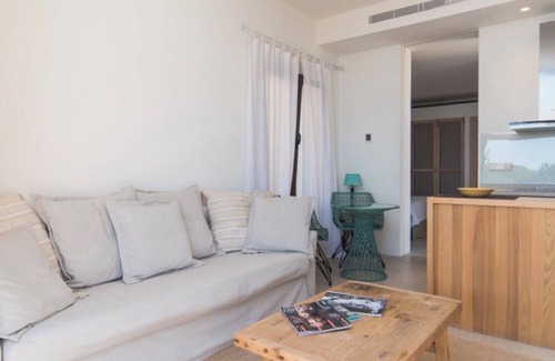 Colonia Sant Jordi Apartment | Apartment 'Cabrera' with Sea Views, Wi-Fi and Air Conditioning
