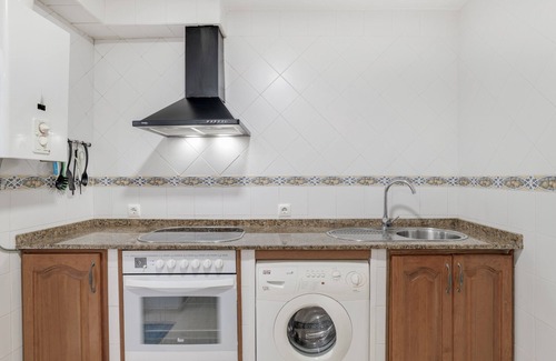 Conil de la Frontera City Center Apartment | Apartment 'Casa Grande En El Centro De Conil' with Private Terrace
