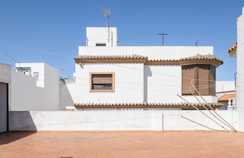 Conil de la Frontera City Center Apartment | Apartment 'Casa Grande En El Centro De Conil' with Private Terrace