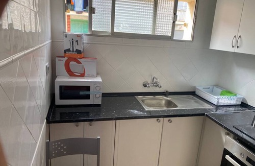 El Grao de Castellon Apartment | Apartment 'Piso El Grao' with Balcony and Wi-Fi