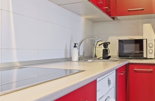 Sardon de los Frailes Apartment | Apartment 'Turístico 1' with Lake View, Shared Pool and Wi-Fi