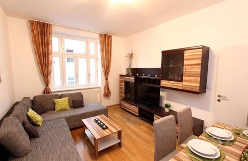 Rudolfsheim-Funfhaus Apartment | Apartment für 7 Personen, 2 Schlafzimmer, Küche, Inkl. Reinigungsgebühr 35