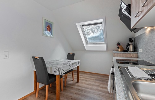 Neuenweg Apartment | Apartment 'Ferienwohnung Talblick Nr 3' with Shared Terrace, Shared Garden and Wi-Fi
